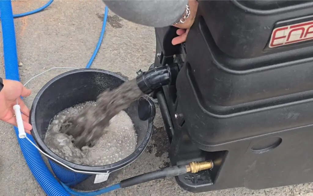 Dirty Water after carpet Cleaning coming out from machine
